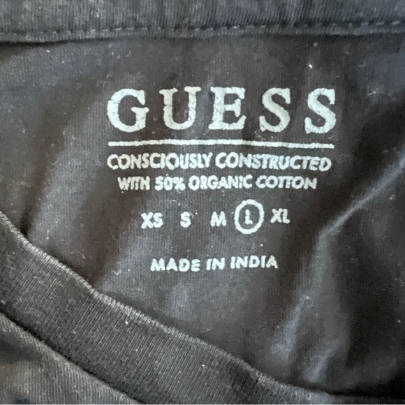 Guess Black Short Sleeve Tee with Logo and Red Roses Graphic Size Large EUC - Picture 5 of 5